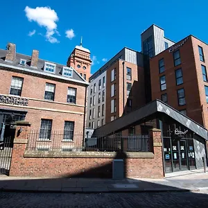 Roomzzz **** Newcastle upon Tyne